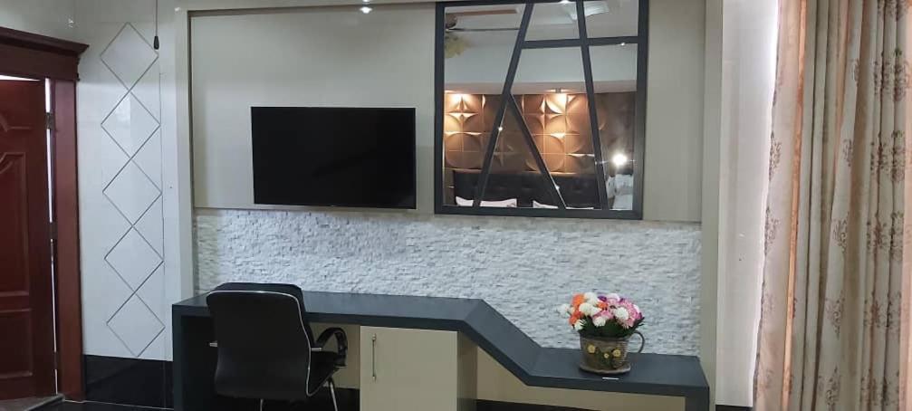 Lantana Hotel Dar es Salaam Buitenkant foto