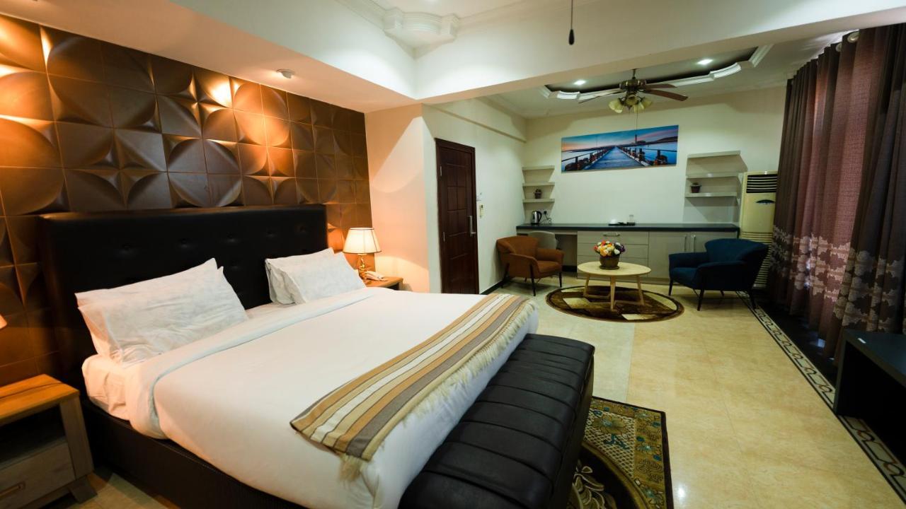 Lantana Hotel Dar es Salaam Buitenkant foto
