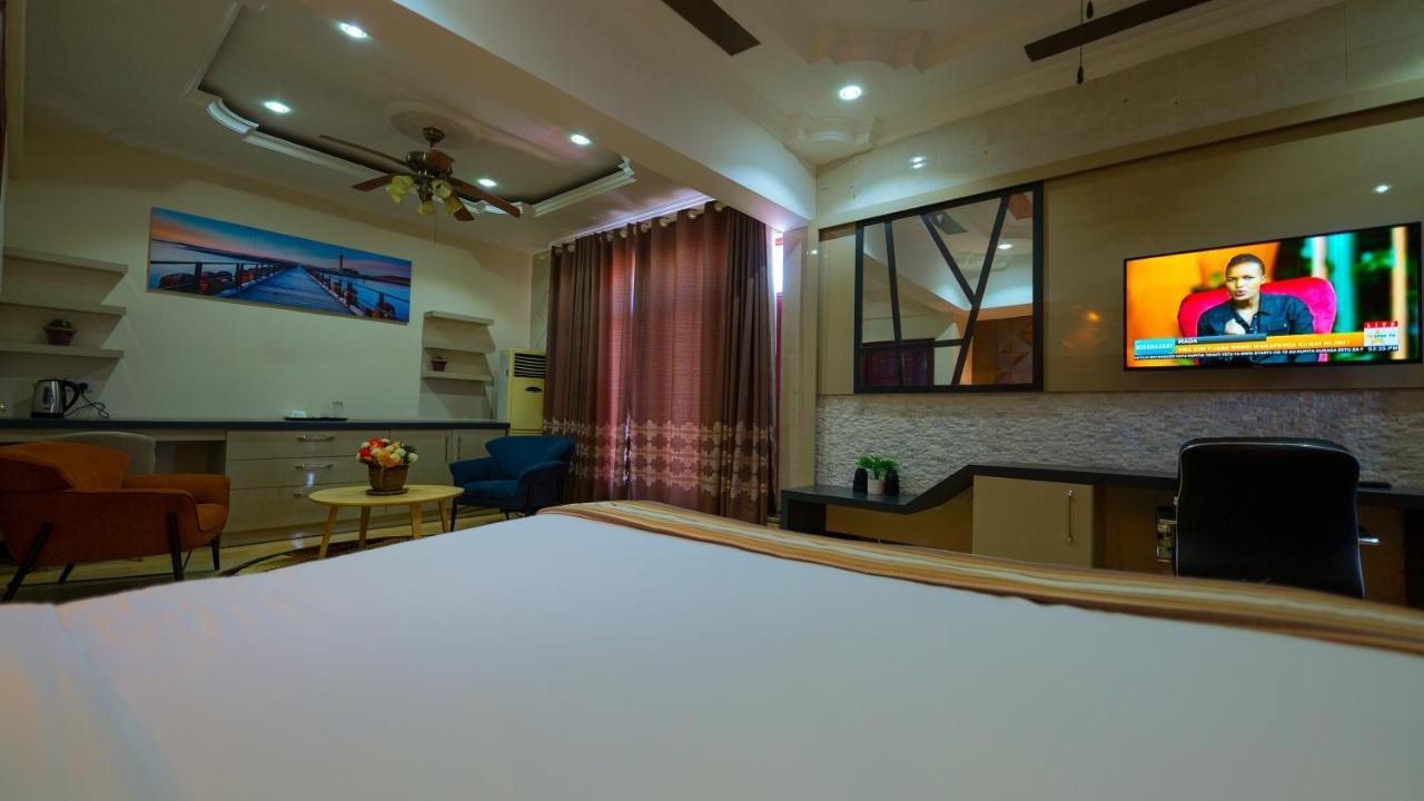 Lantana Hotel Dar es Salaam Buitenkant foto