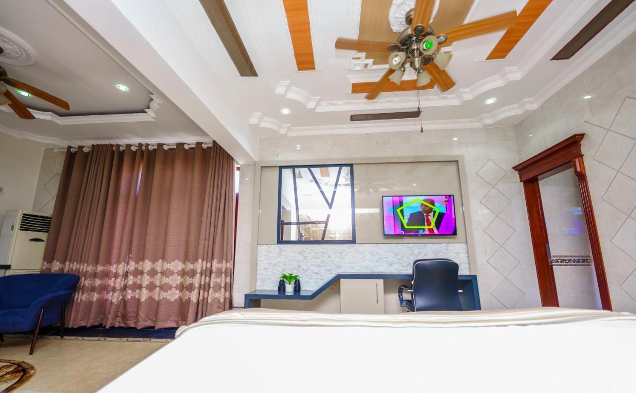Lantana Hotel Dar es Salaam Buitenkant foto