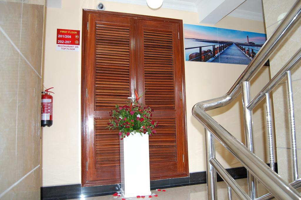 Lantana Hotel Dar es Salaam Buitenkant foto