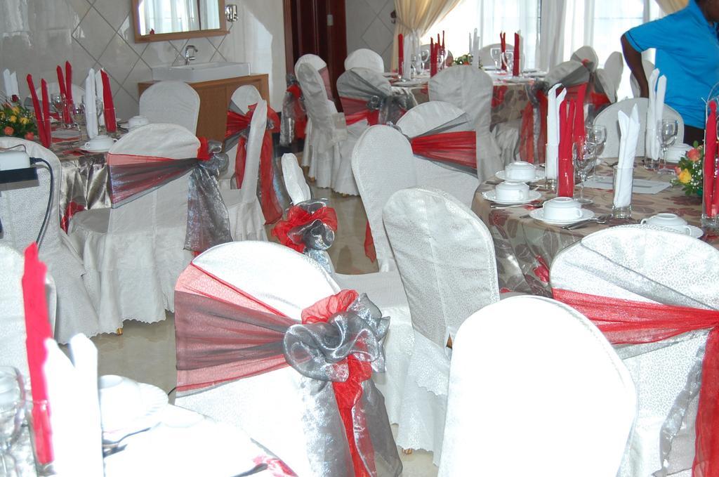 Lantana Hotel Dar es Salaam Buitenkant foto